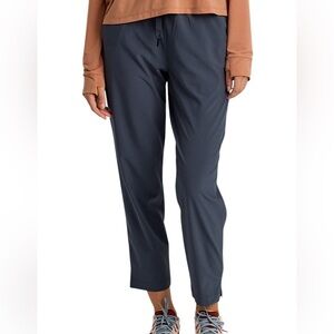 NWT women’s Free Fly Apparel Women's Cropped Pants Sz XL $88 UPF 50